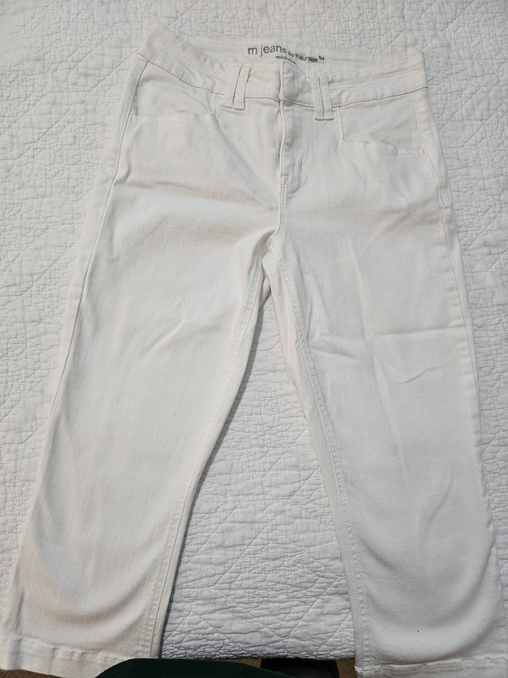 Maurices White Straight-Leg Capri